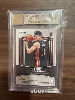 2019 Prizm Orange Cracked Ice Tyler Herro RC AUTO BGS 9.5 GEM MINT would be translated to French as: 2019 Prizm Orange Cracked Ice Tyler Herro RC AUTO BGS 9.5 GEM MINT.